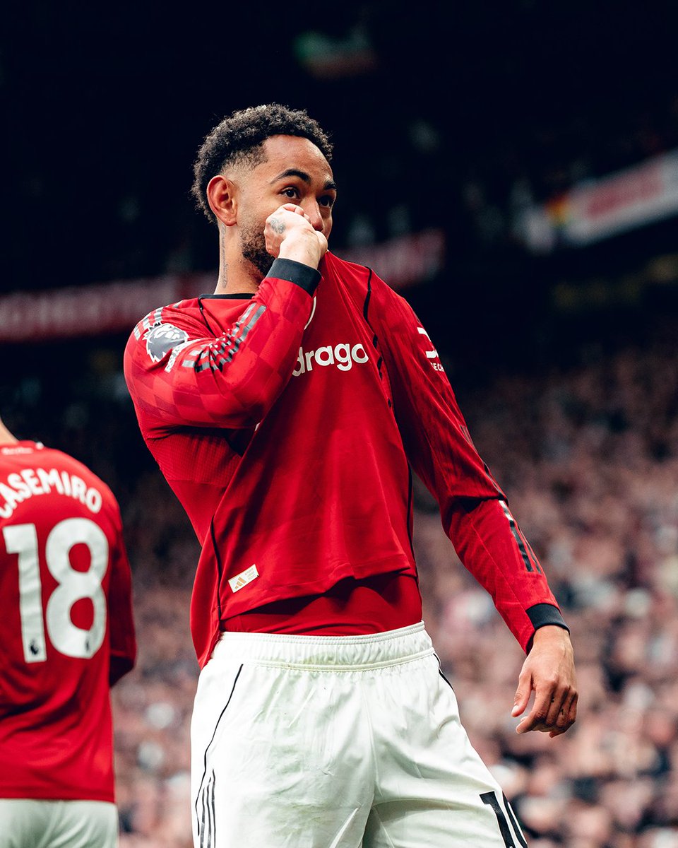 PLinArabic's tweet photo. جلوري جلوري مان يونايتد 😍

#MUNLIV https://t.co/hy8tUhTuD7