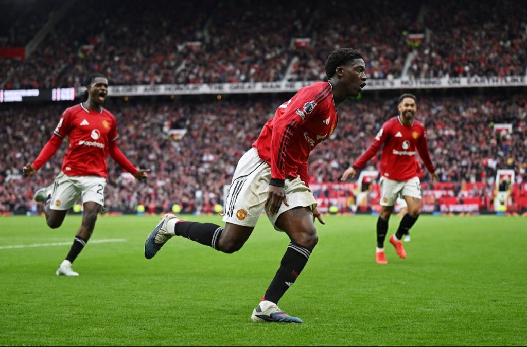 Sexx_FootBall's tweet image. FULL-TIME 
#ManUnited 3-2 #Liverpool 

Liverpool’s  fight-Gak extinguished by United main man 

#Premier_League
#ChampionsLeague