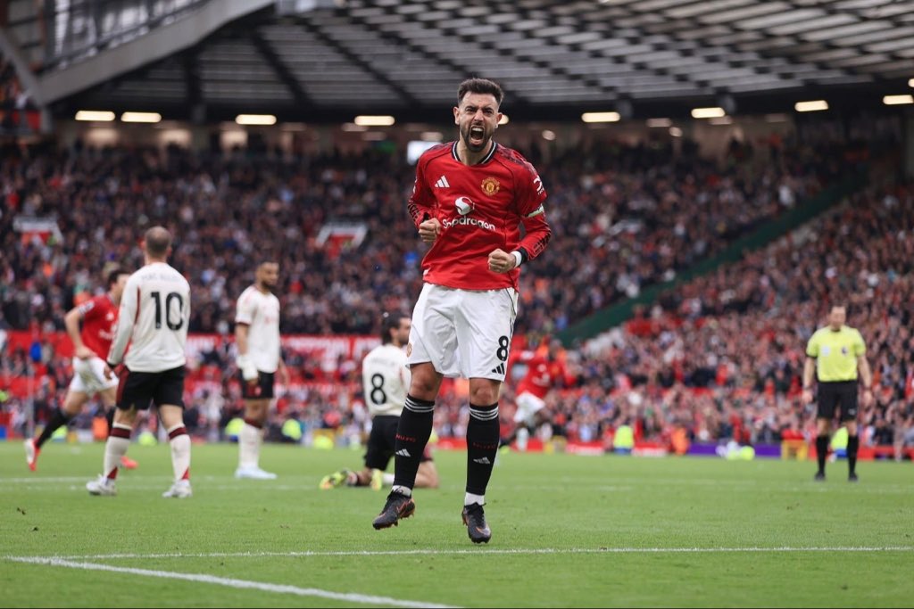 Sexx_FootBall's tweet image. FULL-TIME 
#ManUnited 3-2 #Liverpool 

Liverpool’s  fight-Gak extinguished by United main man 

#Premier_League
#ChampionsLeague