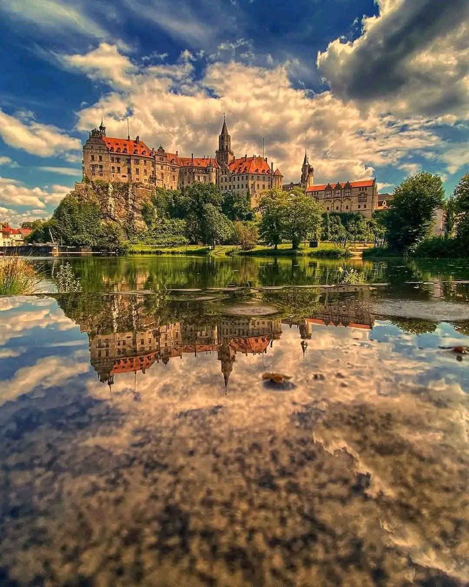 angelicaio81153's tweet image. Fairytale Castle 

Hohenzollernschloss Sigmaringen Castle , Germany Built Mid 17th Century 
Masterpiece Gothic Revival Architectural Style 
#artistic #landscape #photography #culturalheritage