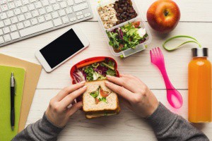healthreshaper's tweet image. Does Packing a Lunch Really Matter That Much for Your Health?

Read more 👉 lttr.ai/AqukY

#Nutrition #Lunch #HealthyEating