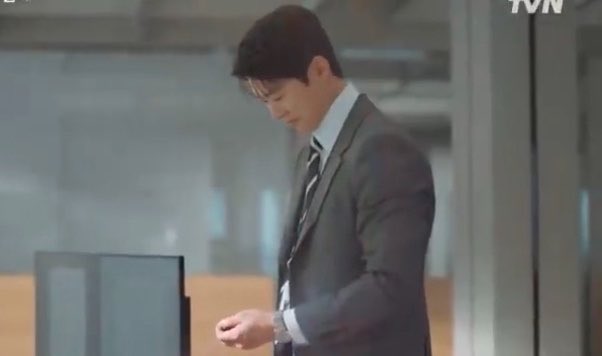He’s so downbad for ina this scene had me smiling ear to ear😩

#FilingForLove #FilingForLoveEp4