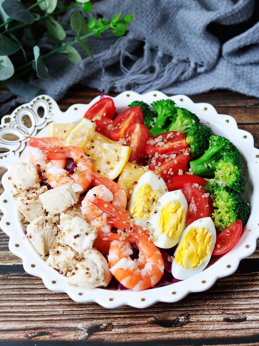 ghostman05's tweet image. "Small daily wins = big health gains!  Stretch 10 mins daily, sip 8 cups water, u0026 prioritize 7+ hrs sleep. Start tiny, feel mighty. #HealthHabits #WellnessJourney"