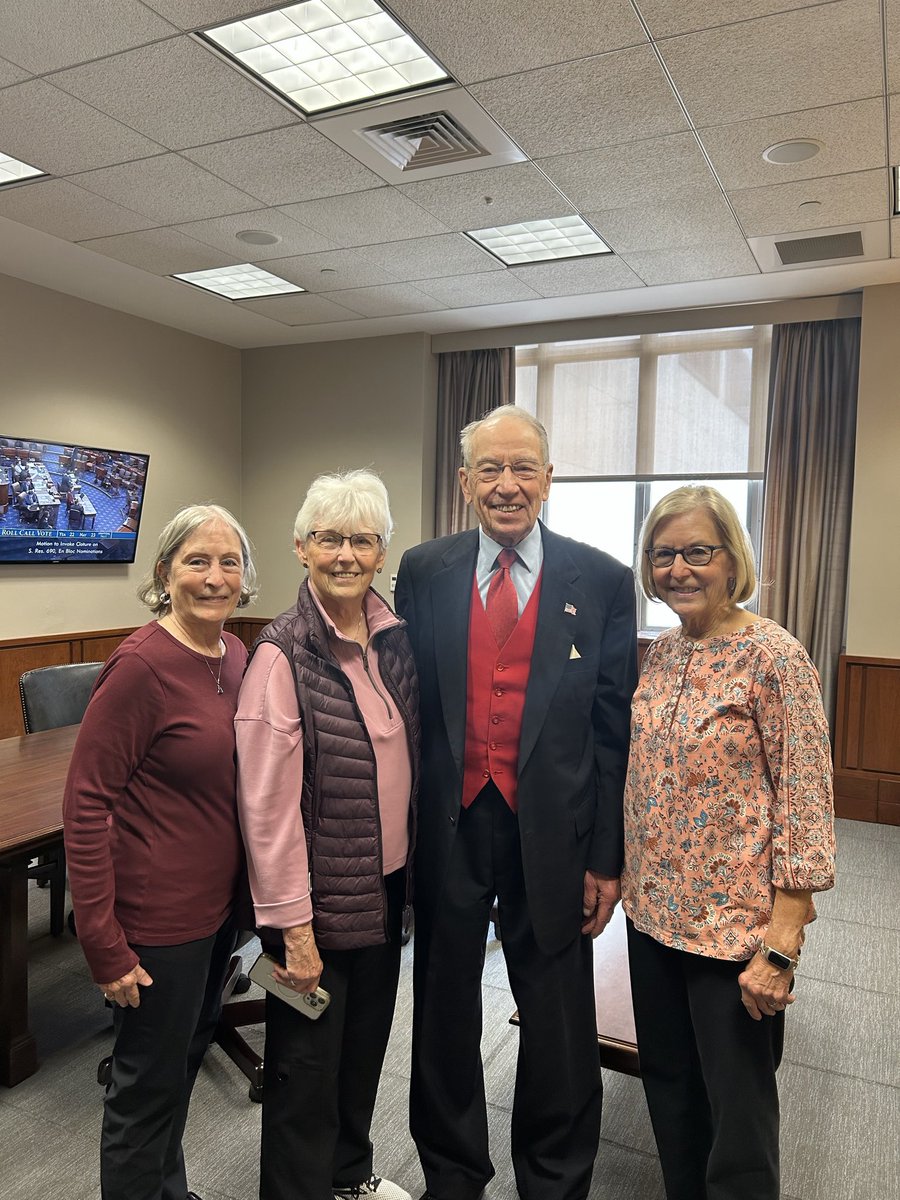 Chuck Grassley tweet media