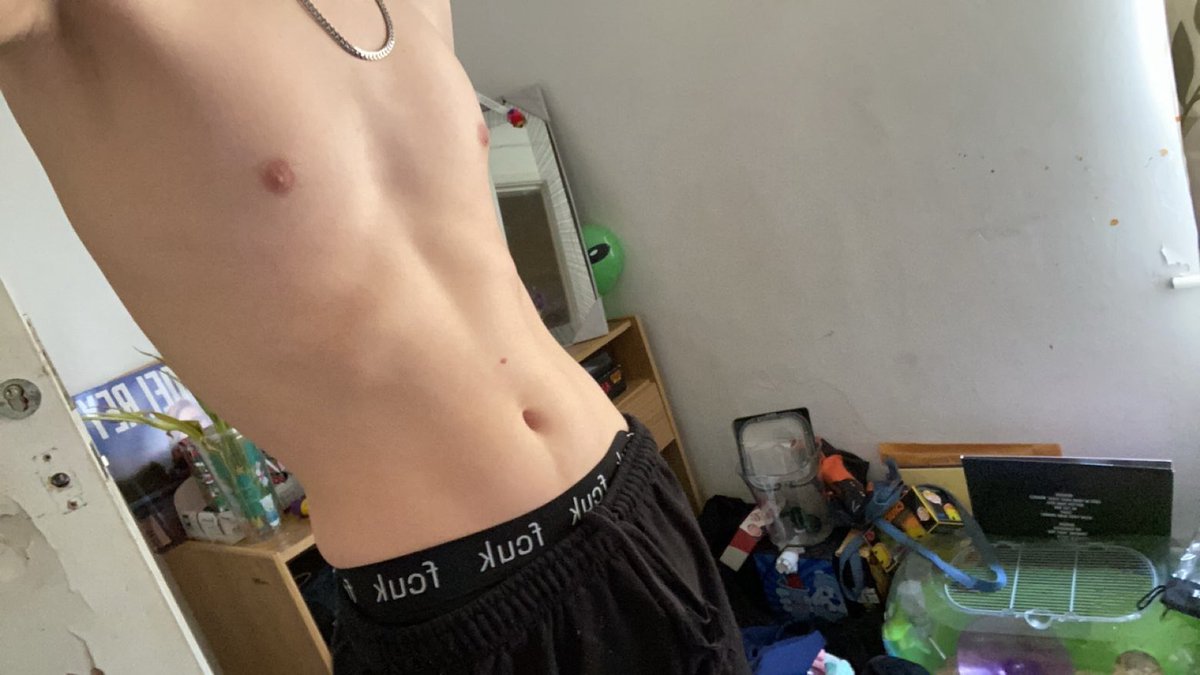 Alexismexxx's tweet photo. Old pic of me https://t.co/VufEeHaPRN