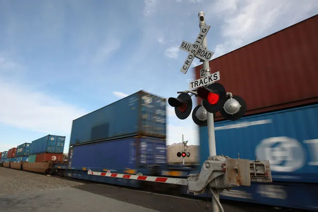 TCRPC's tweet image. $1.1B available for railroad grade-crossing safety; The US DOT's Crossing Safety Program aims to address the over 2,000 collisions and nearly 300 fatalities yearly since 2021 sbee.link/gfpr8adc7k #rail #driversafety #trains
