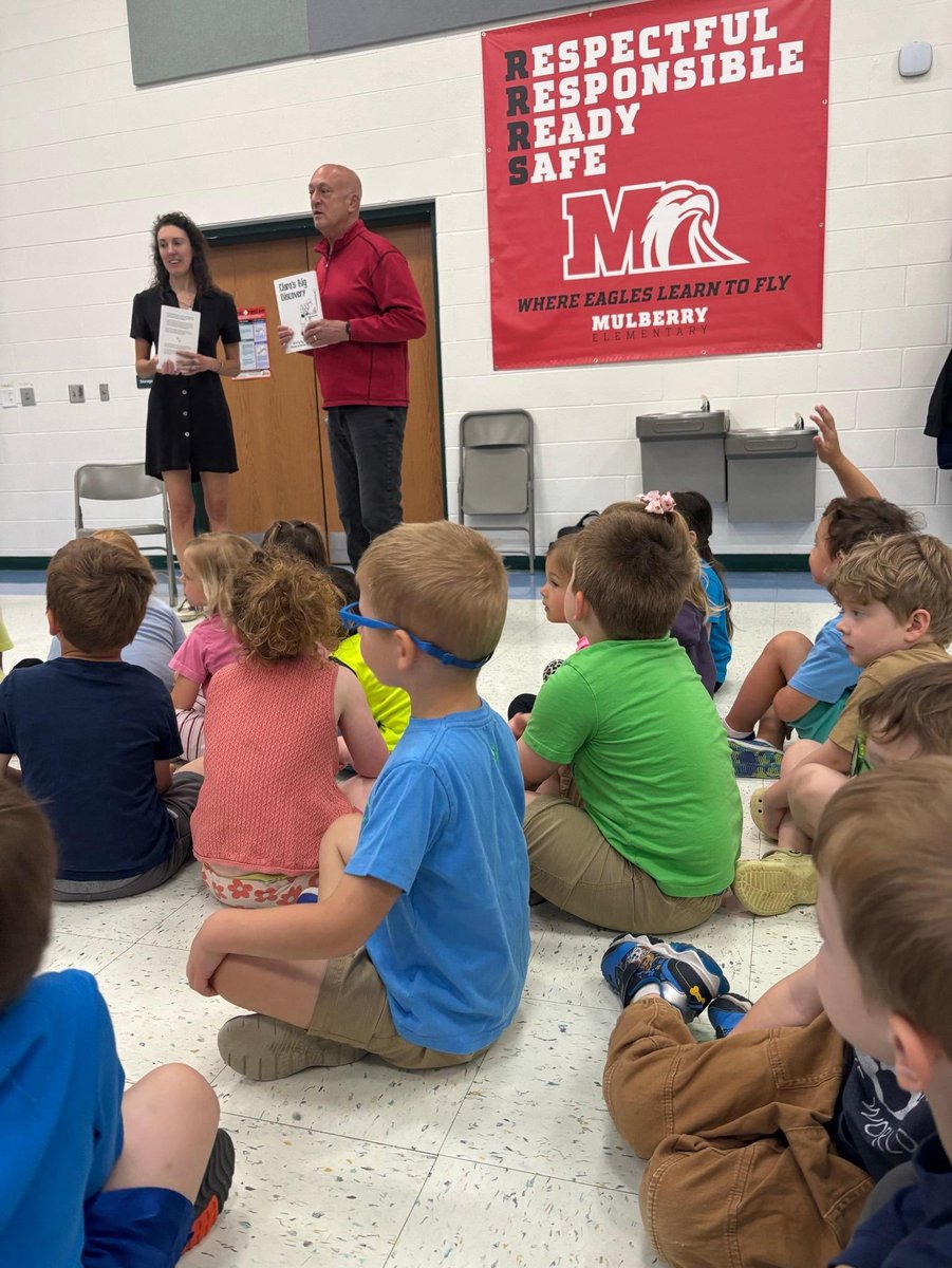 DTassone41132's tweet image. Jane Rytel and I were delighted to read our children's book, Clara's Big Discovery, to preschoolers at Mulberry Elementary in Milford OH last week.  A story about self-acceptance.

#childrensbook #selfacceptance #selfimage #selfesteem