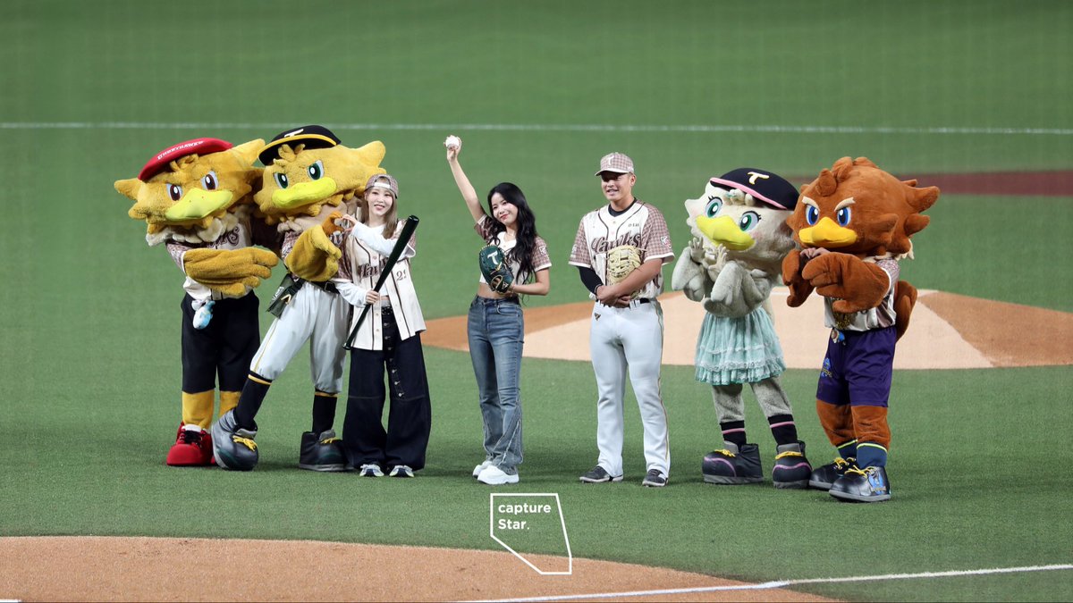 capturestarbyul's tweet photo. 260503 MAMAMOO+ https://t.co/1gPetLSCTe