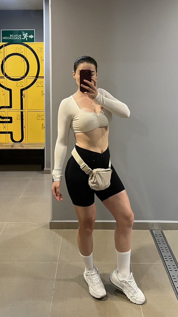 Natalie tweet media