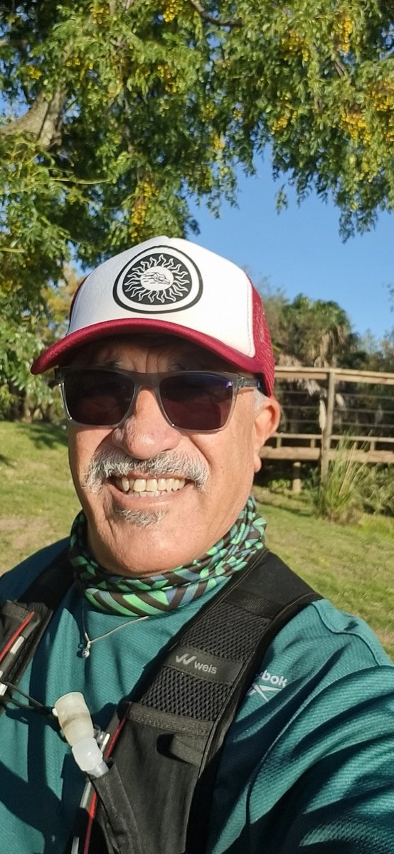 marcelessons's tweet photo. Con frío y todo se corrió tempranito!!! https://t.co/5gkitiYYOj