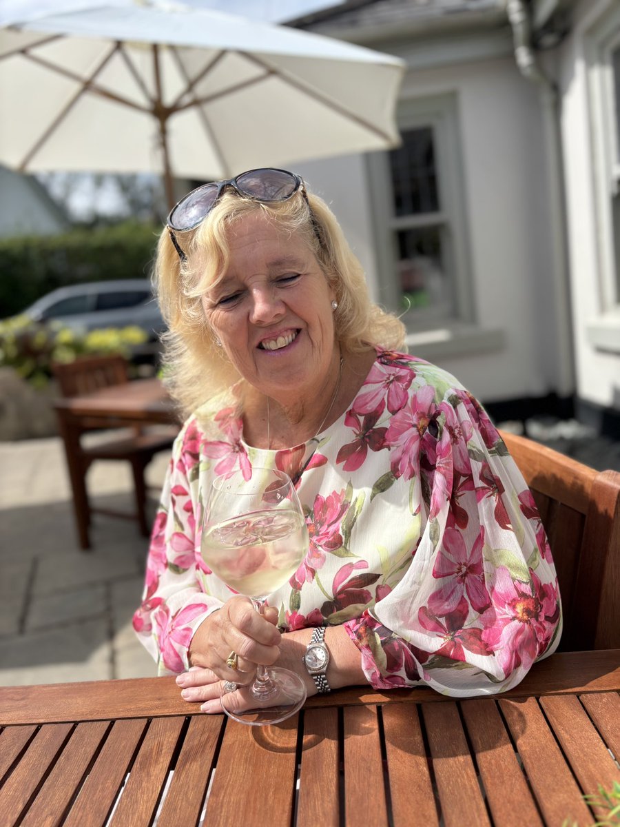 mikeygreen68's tweet image. A lovely afternoon having Sunday Lunch with my lovely Wife and Our Besties Jane &amp;amp; Dean at Ego at The Groes Wen Inn, Penhow☀️😎🍺🍷🥂 #BestLife #MakingMemories  #GoodTimes #Blessed #Grateful #PreciousTimes #LovinLife #LivinLife #OneLife #LivinTheDream ❤️🙏