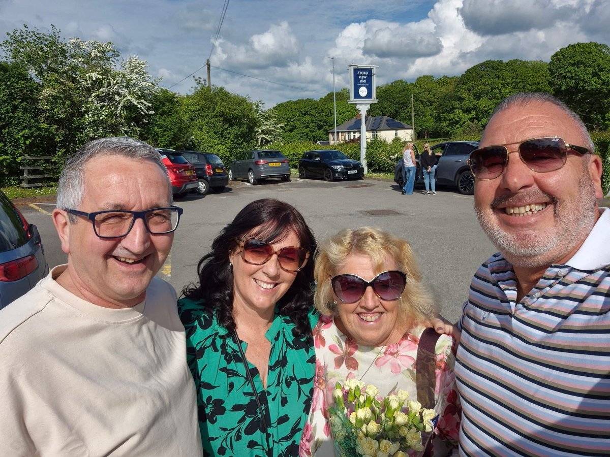 mikeygreen68's tweet image. A lovely afternoon having Sunday Lunch with my lovely Wife and Our Besties Jane &amp;amp; Dean at Ego at The Groes Wen Inn, Penhow☀️😎🍺🍷🥂 #BestLife #MakingMemories  #GoodTimes #Blessed #Grateful #PreciousTimes #LovinLife #LivinLife #OneLife #LivinTheDream ❤️🙏
