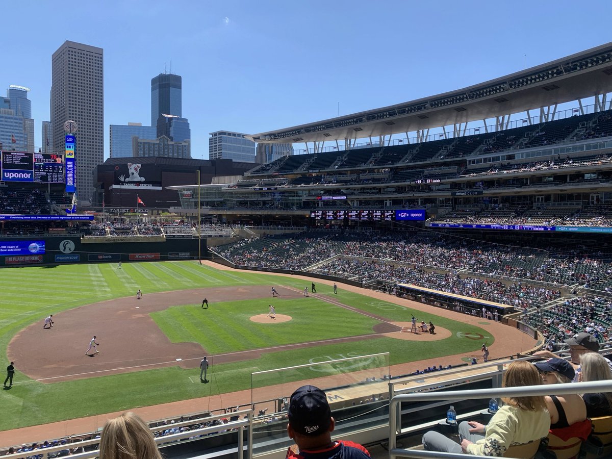 10Takes's tweet photo. Say it ain’t Joe! @Twins All-Star star ⭐️ Joe Ryan leaves today’s ⚾️ game after throwing just 9 pitches v @BlueJays 🇨🇦 in the first inning. 

#Target 🎯 Field
#@10Takes https://t.co/3JIAsADllc