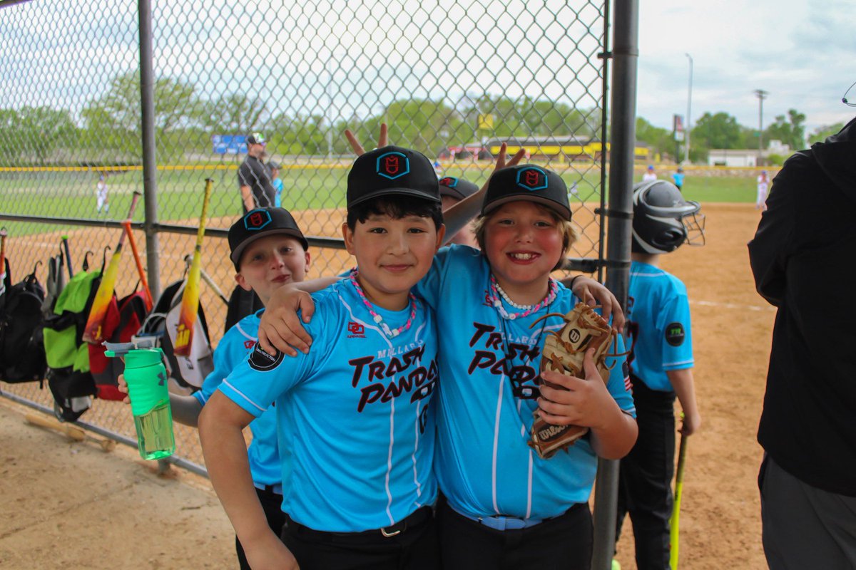 MillardUnited's tweet photo. #SundaySmiles #PlayUnited #ClassicBaseball #TrashPandas https://t.co/57YZYmXLLq