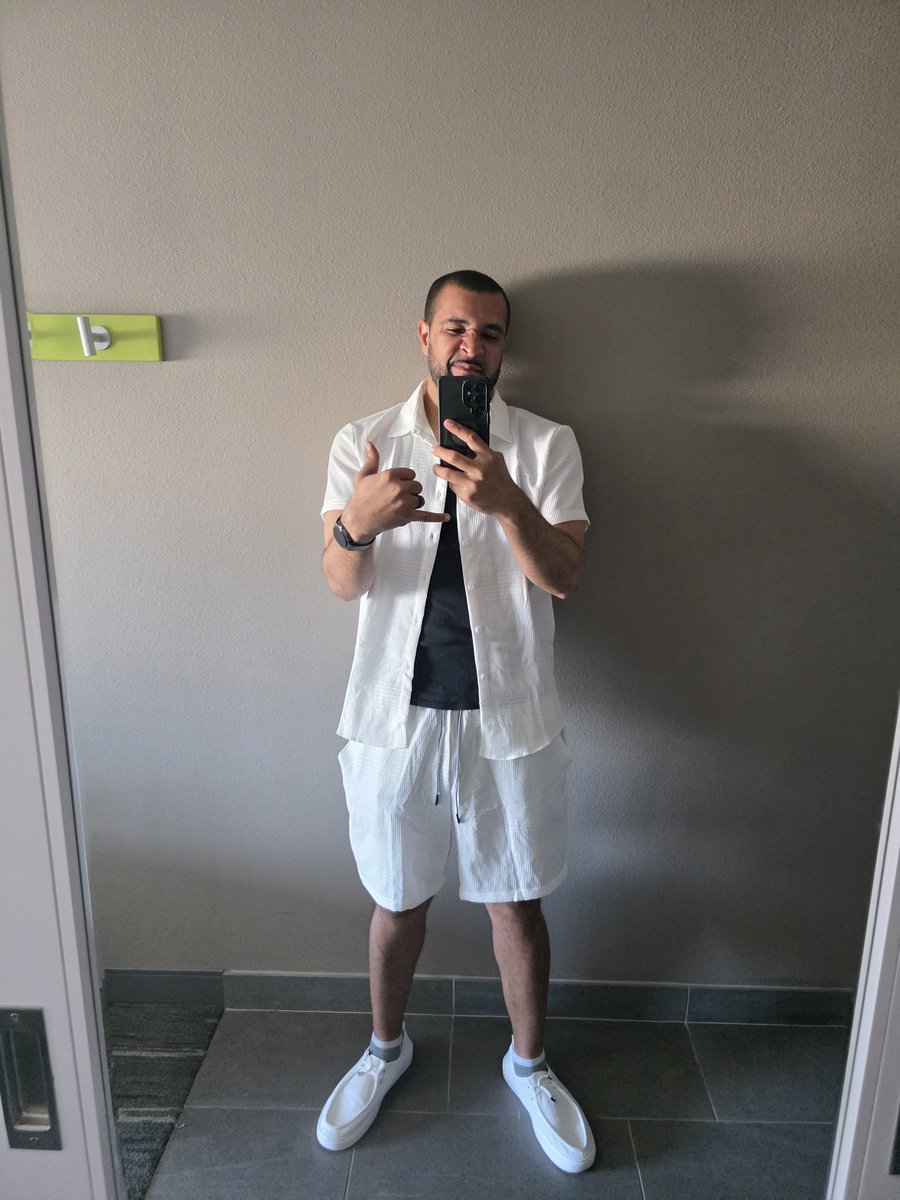 raineydaypod's tweet image. I look delicious #Vegas  
Another year of progress. Never ever take it for granted. Everybody Love Everybody!!!🤙🏾🥳🎉🪅🎊🍻