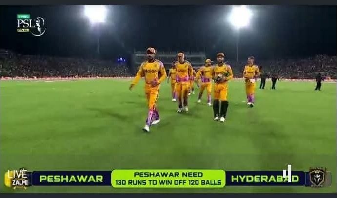 Abdullahs_56's tweet image. Let's chase this and create history.
#hblpslfinal