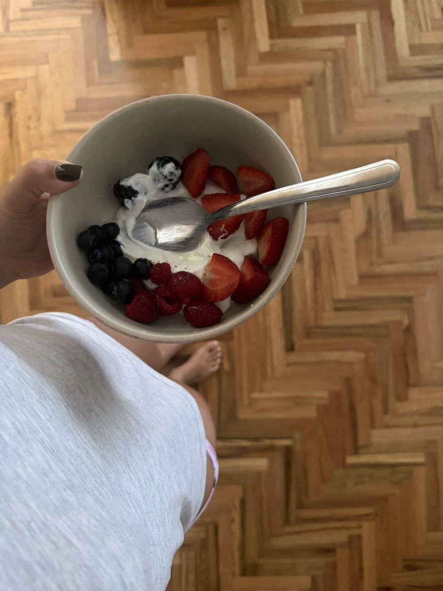sofiacallejac's tweet photo. bring dem hobbies back https://t.co/9HnvCkovM9