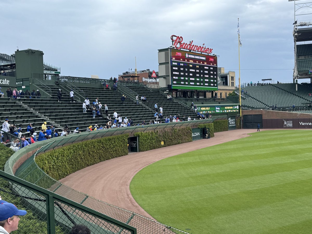 Bleacher Lew tweet media