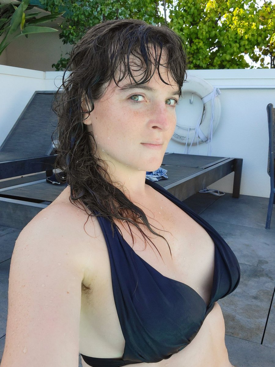 Mia Moore tweet media