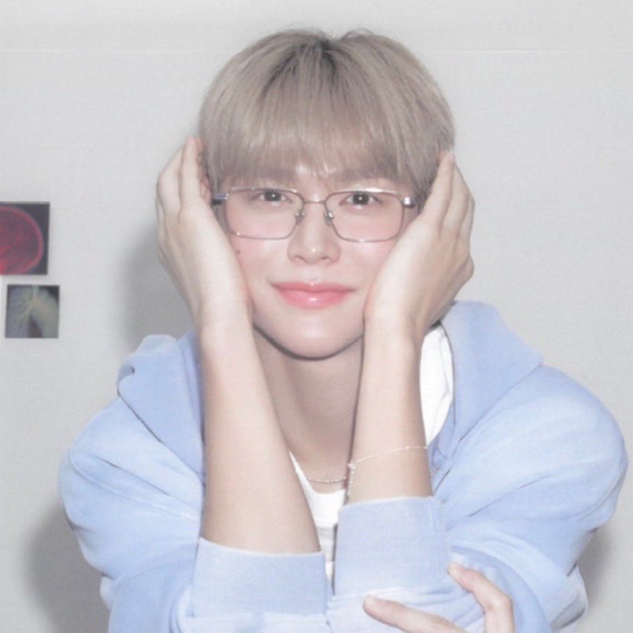 성은 tweet media