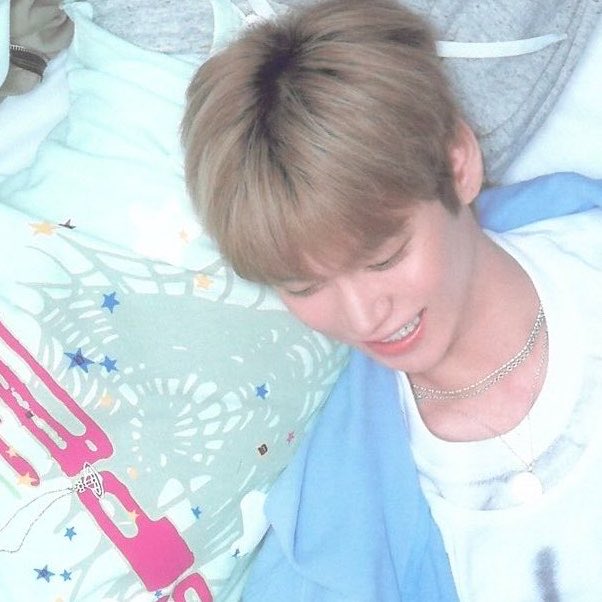 성은 tweet media