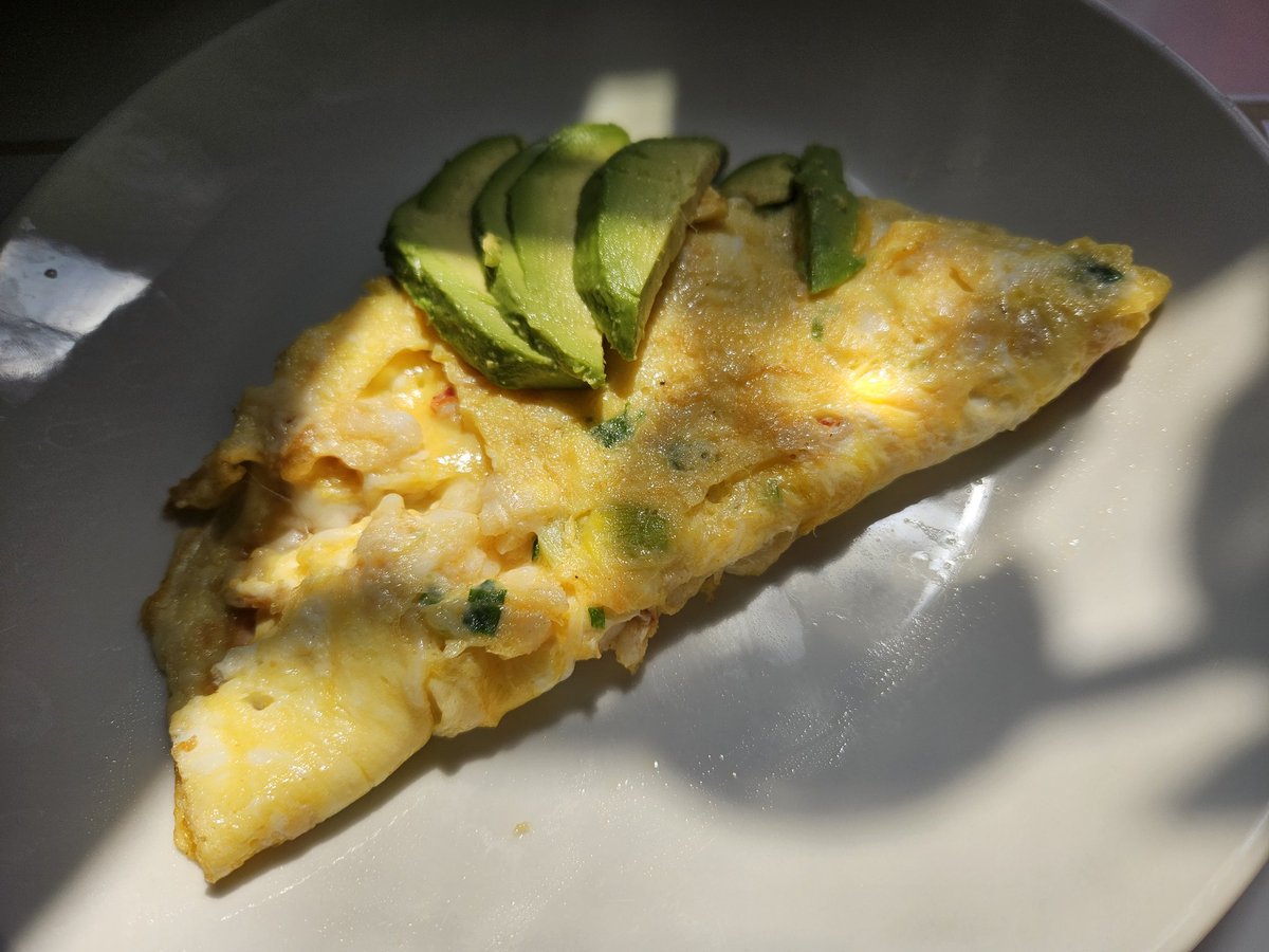 LaDameIndie's tweet photo. Lobster omelet and an all berry shake to start the day.. 
Happy Sunday, punks!! ^^) https://t.co/QQubOYLPo4