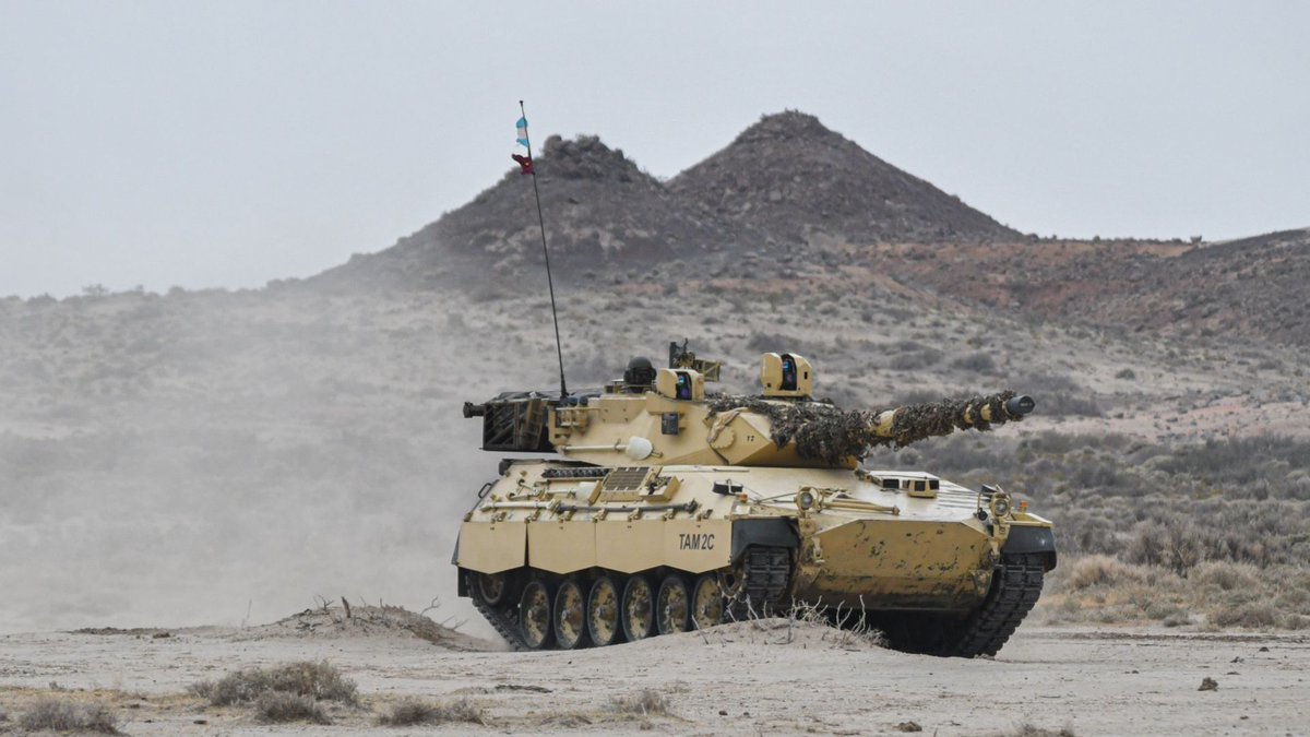 FAArgentinas's tweet photo. 🇦🇷 | Los modernos TAM 2C-A2 del Ejército Argentino en el Ejercicio Kekén 2026 💪🇦🇷

Uno de los Vehículos de Combate TAM 2C-A2, pertenecientes al Regimiento de Caballería de Tanques 8 “Cazadores General Necochea” (RC Tan 8) del Ejército Argentino, desplegados en el terreno durante las maniobras realizadas en el marco del Ejercicio Kekén 2026, que se desarrolló en distintos puntos de la Patagonia.

El Ejército Argentino en acción en el desierto patagonico 💪🇦🇷

@JMilei
@TGCarlosPresti 
@Ejercito_Arg 
@MinDefensa_Ar 
@EmbajadaEEUUarg 
@ElbitSystemsLtd
@ElbitSystemsLtd 
@IsraelArgentina 
@Warchillect   
@specialopsmag 
@OpticNoir