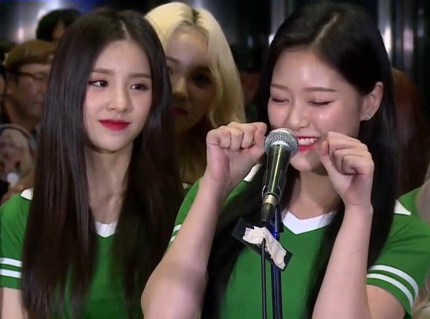 kim hyunjin barks jeon heejin aww tweet media