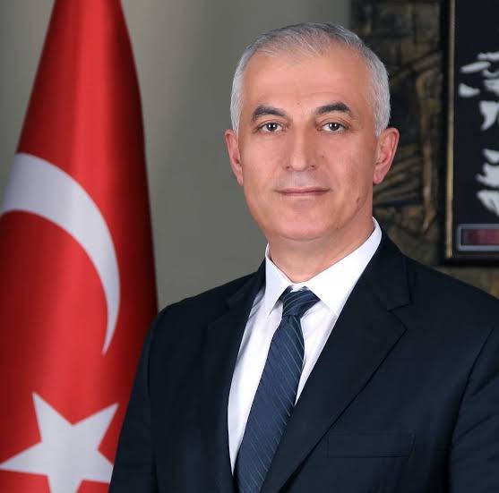 resanarlier's tweet photo. #Adana 

Adana Esnaf ve Sanatkârlar Odaları Birliği (Adana ESOB) Başkanlığına güven tazeleyerek yeniden seçilen  Kıymetli Başkanımız Sn .Niyazi Göger’i ve kıymetli yönetimini yürekten tebrik ediyorum.

Şehrimizin ekonomik ve sosyal hayatına sundukları katkıların yeni dönemde daha da güçlenerek devam edeceğine inanıyor, başarılar diliyorum.
Rabbim muvaffak eylesin.

@NiyaziGoger_ @adanaesob01