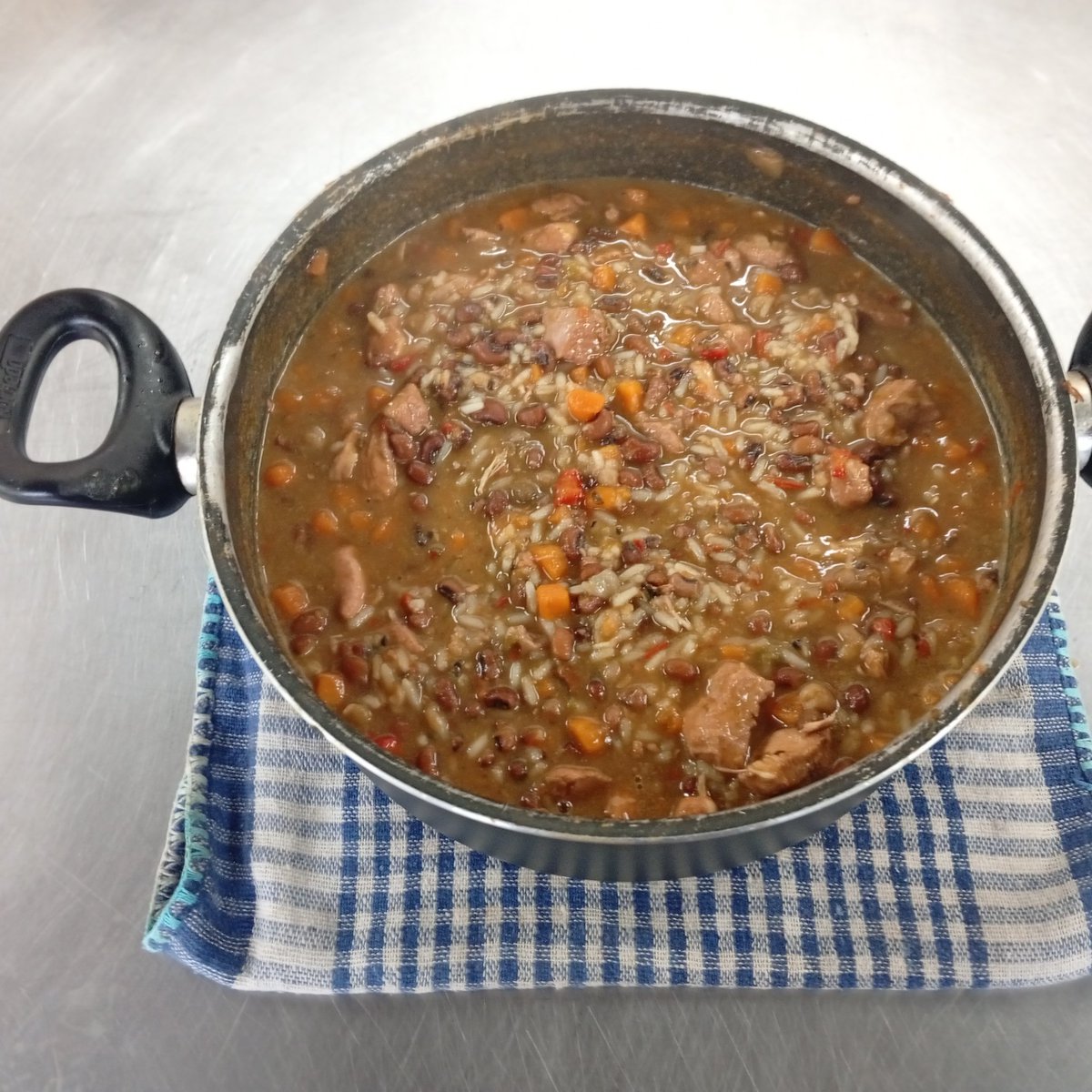 RodrigoLeon577g's tweet image. Undécimo Hilo de lo que cocine en la semana, vamos a ver
#comida #cocina
Lunes: Paella Cubana