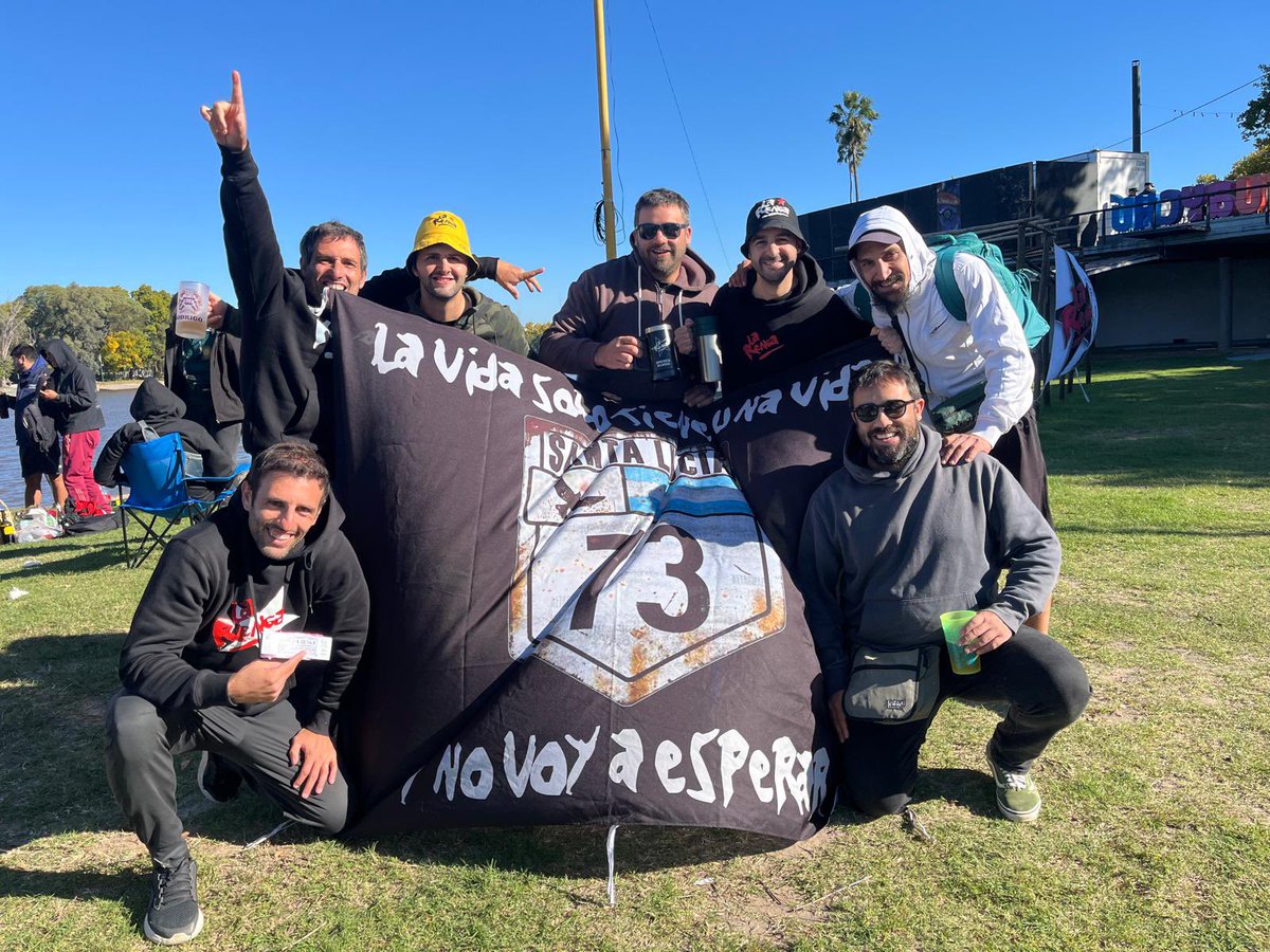 mathiTorino's tweet photo. Otro Banquete con la banda!!!
La Renga 🤟🏻 en Gualeguaychú 
#larenga
#rock https://t.co/QiVMo5wJRv