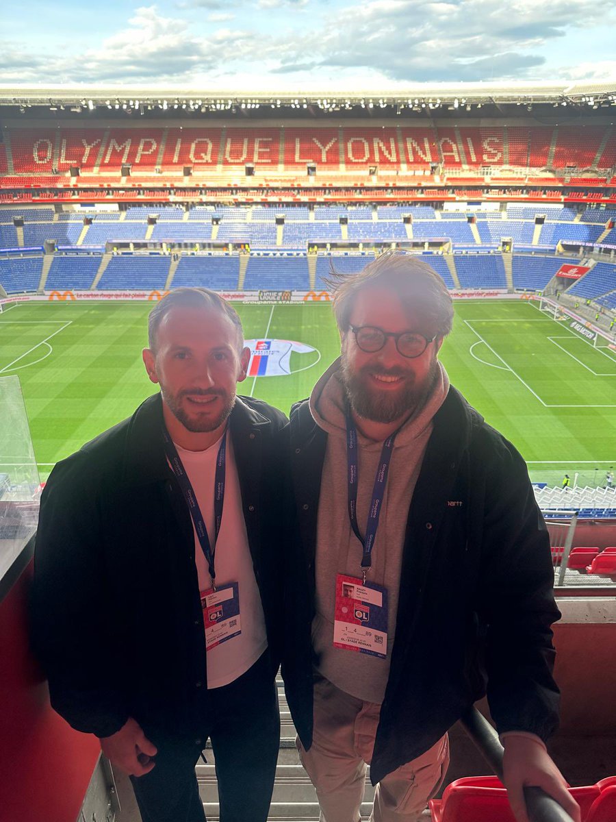 RauzyFrancois's tweet photo. Un talisman au Parc OL et sur @iciarmorique pour ce Lyon - Rennes à l’enjeu immense : Flavien Tait sera mon consultant aujourd’hui !
A son époque, il s’est qualifié pour et a disputé la LDC avec le #SRFC 👀 https://t.co/alDOdRVuId