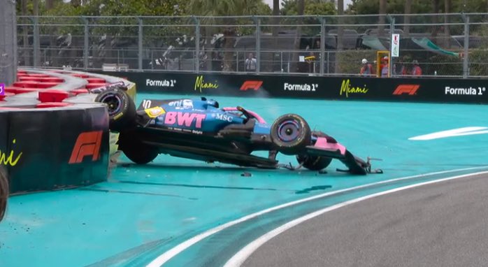 MarzWorld_'s tweet photo. Face down ass up wtf Gasly 😭😭😭 https://t.co/GzLyYlpLNs