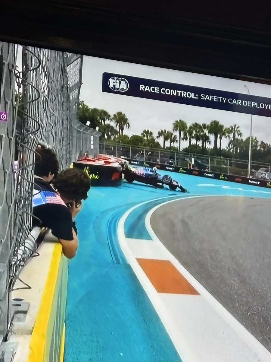 checo fan #11 tweet media