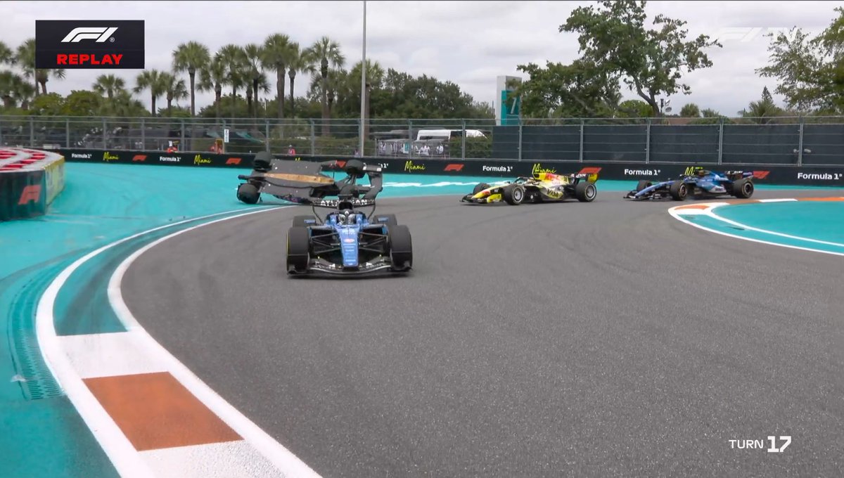 TomCroesNL's tweet photo. Wat een race, nu al. #MiamiGP #Formule1 https://t.co/YgqPwoThPg