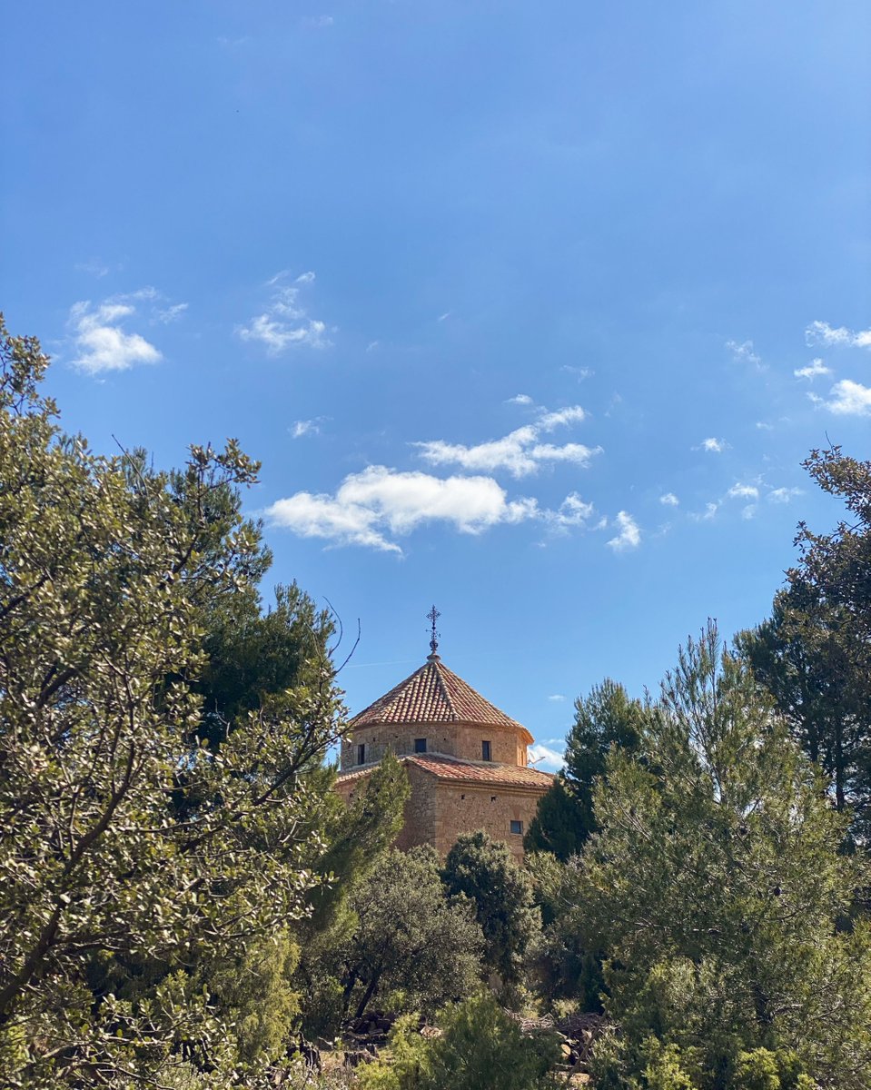 ConsolacionH's tweet photo. Nuestra ermita  vista desde los ojos de @adrianmoramaroto 

#hotel #hoteldiferente #travel #viaje #viatge #shrine #ermita #iglesia #travelgram #instatravel #Spain #España #Aragón #Teruel #Matarranya #travel2next #photos #traveling #traveler #church https://t.co/nq0uDX9JEc