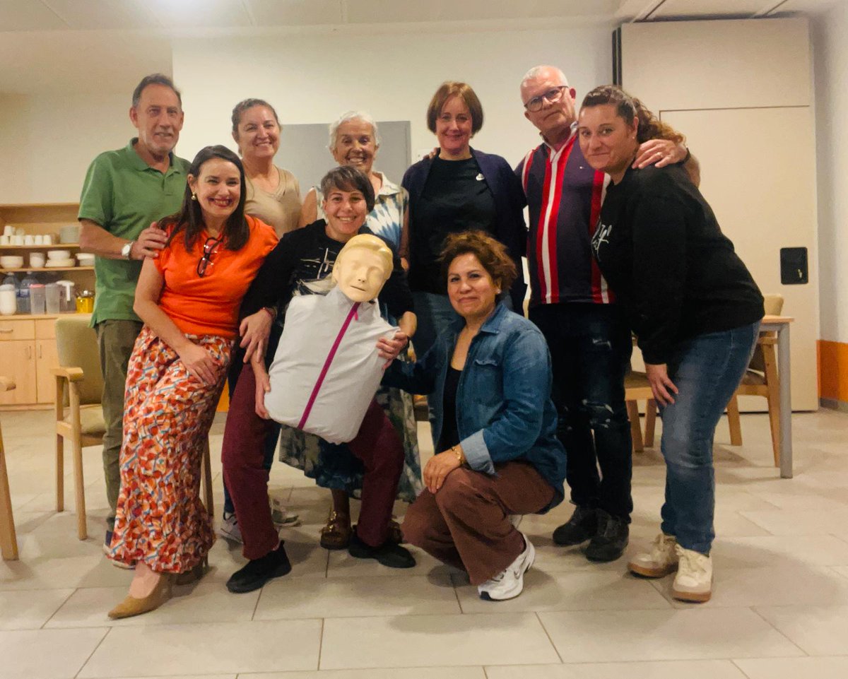 SoCanGer's tweet photo. 💜 Hoy compartimos un taller muy especial en Fuerteventura para personas cuidadoras. Un espacio de aprendizaje, cercanía y autocuidado. Porque cuidar también es cuidarse. Gracias de corazón por formar parte 💕

#SOCANGER #CuidarAlCuidador https://t.co/TilYifQ8QE