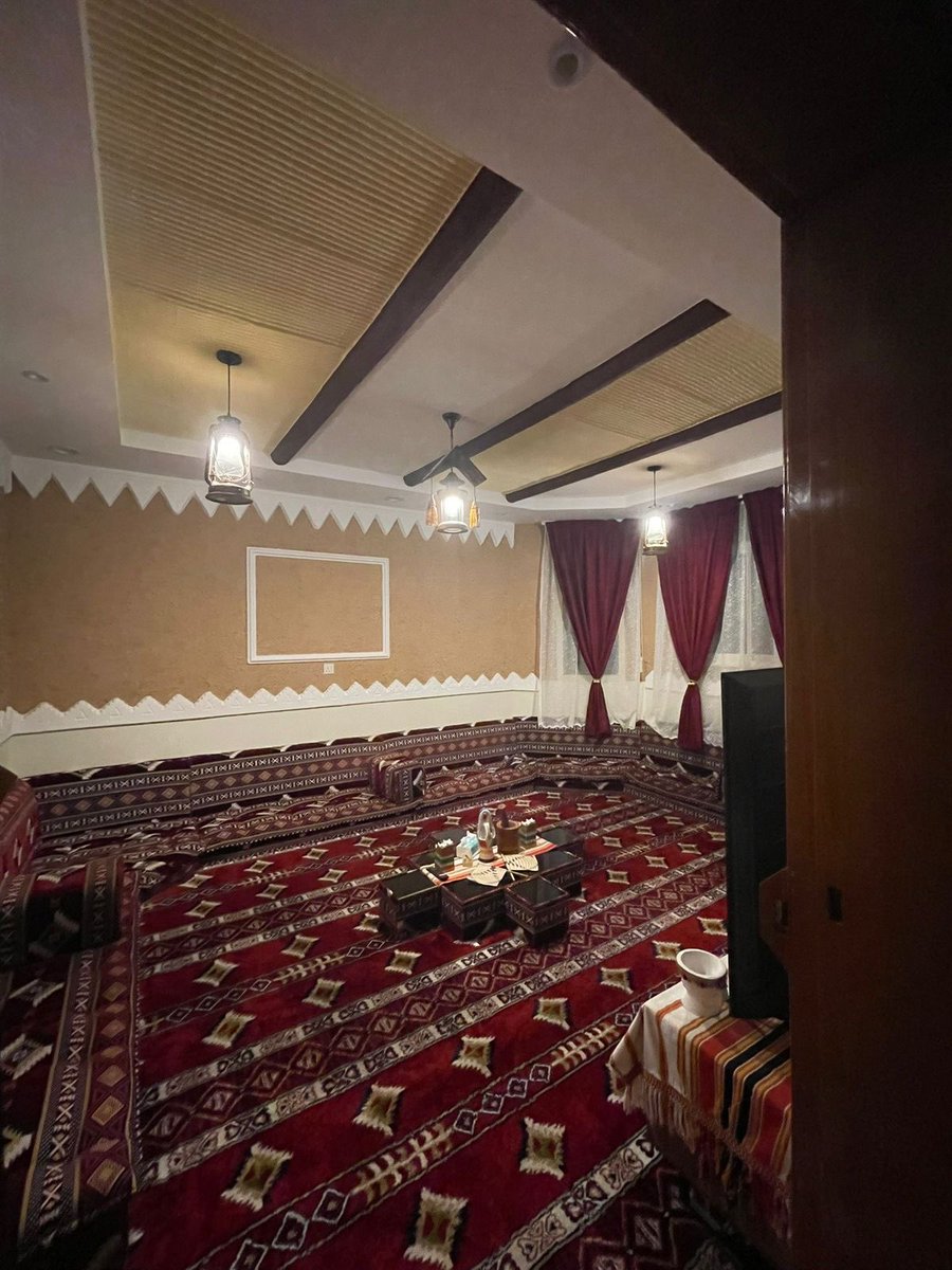 Bn_3lie's tweet photo. 🏡 فيلا للبيع في  أبها 

مع دور مستقل مؤجر – فرصة استثمارية وسكنية  

📐 المساحة: 750 متر مربع  

🔹 الفيلا: 11 غرفة + صالتين + مطبخين + مستودعين + غرفة غسيل

🔹 الدور (مؤجر): 5 غرف + صالة + مطبخ + 3 دورات مياه + مدخل مستقل 

📞 للتواصل: 0500056972  
📄 رقم الترخيص: 7100271361 https://t.co/GIGEPmLKJm