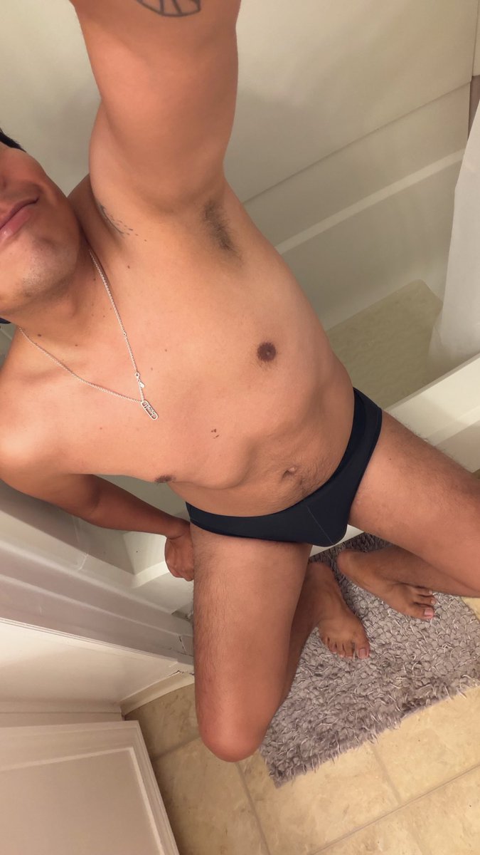 eduusanesteban's tweet photo. PDX SHOWER 🧼 https://t.co/vITrbZ0WSr