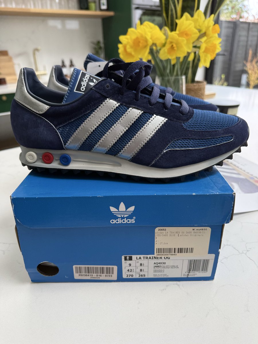 chompy77's tweet photo. @adiFamily_ Evening all have a of La 2016 the 1-1 re isssue size 8.5 uk all the pegs and key attached with art card £130tyd sent double boxed and tracked 24hr any more information needed please ask and have a good one 👍🏼 https://t.co/VC5auqNsn0