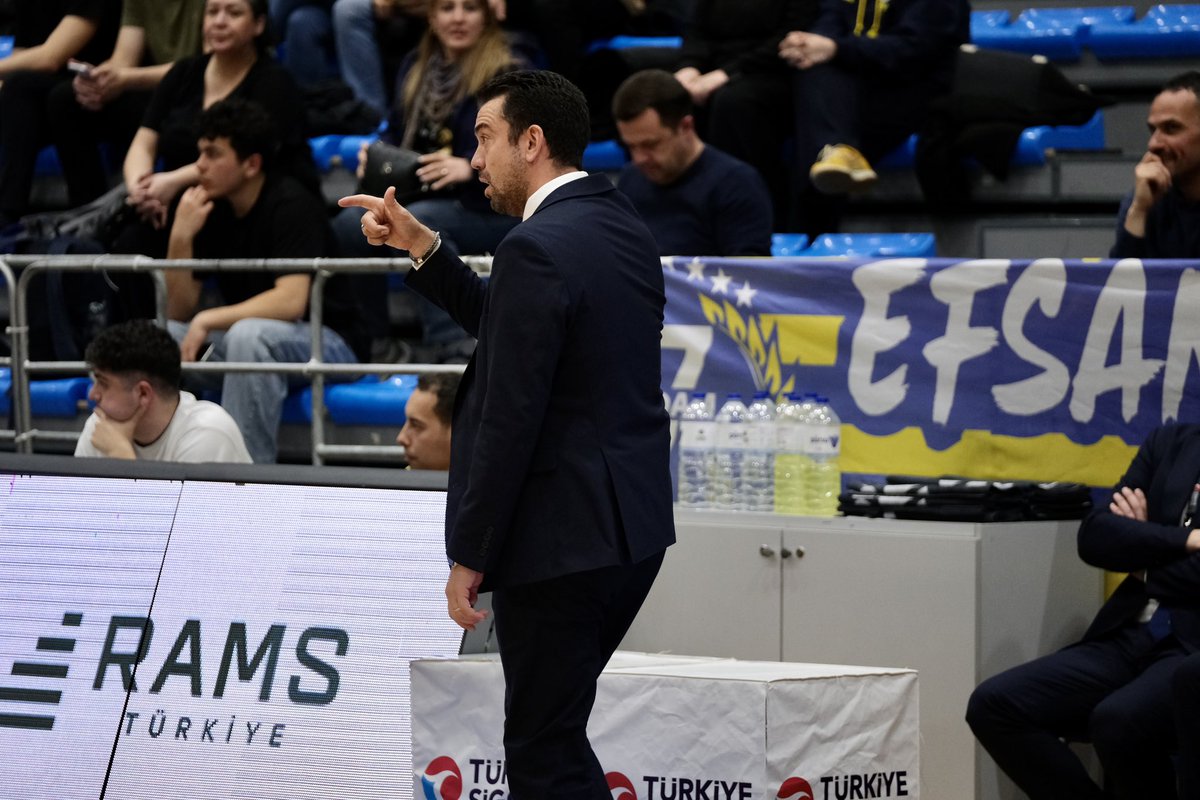 FBKolejiBasket's tweet photo. Galibiyetimizden kareler 📸

#YellowFuture #GelecekBizim https://t.co/j2nGsHQO9V