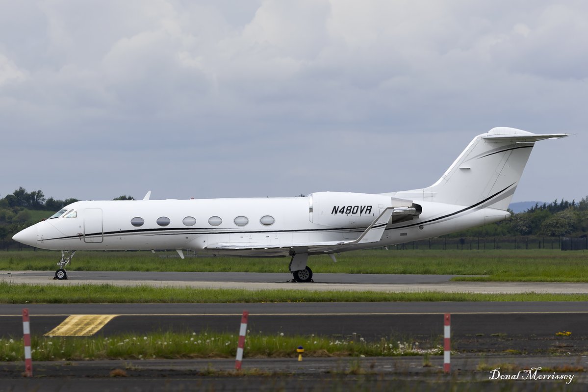 birrlad's tweet image. Bit of Biz @ShannonAirport yesterday.
#avgeek #aviation #bizjet #ShannonAirport #planespotting