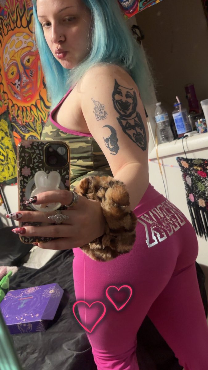 Iciebabiee's tweet image. this ass pops like bubblegum baby🍭 #phat #explore