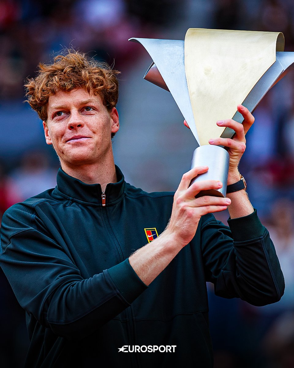 Eurosport_IT's tweet image. "𝐈𝐥 𝐥𝐢𝐦𝐢𝐭𝐞 𝐞̀ 𝐢𝐥 𝐜𝐢𝐞𝐥𝐨, 𝐢𝐥 𝐥𝐢𝐦𝐢𝐭𝐞 𝐞̀ 𝐢𝐥 𝐜𝐢𝐞𝐥𝐨
𝐂'𝐞̀ 𝐩𝐨𝐬𝐭𝐨 𝐩𝐞𝐫 𝐦𝐞? 𝐍𝐨, 𝐧𝐨𝐧 𝐜𝐡𝐢𝐞𝐝𝐨 𝐧𝐞𝐦𝐦𝐞𝐧𝐨
𝐍𝐨𝐧 𝐜𝐡𝐢𝐞𝐝𝐨 𝐧𝐞𝐦𝐦𝐞𝐧𝐨 𝐮𝐧 𝐩𝐨𝐬𝐭𝐨 𝐦𝐢𝐠𝐥𝐢𝐨𝐫𝐞" ✨🏆

#Tennis #Madrid #Sinner