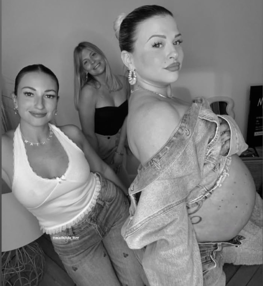 Kelly_Team_'s tweet photo. Kelly et ses copines ♥️ https://t.co/IoS0psdete