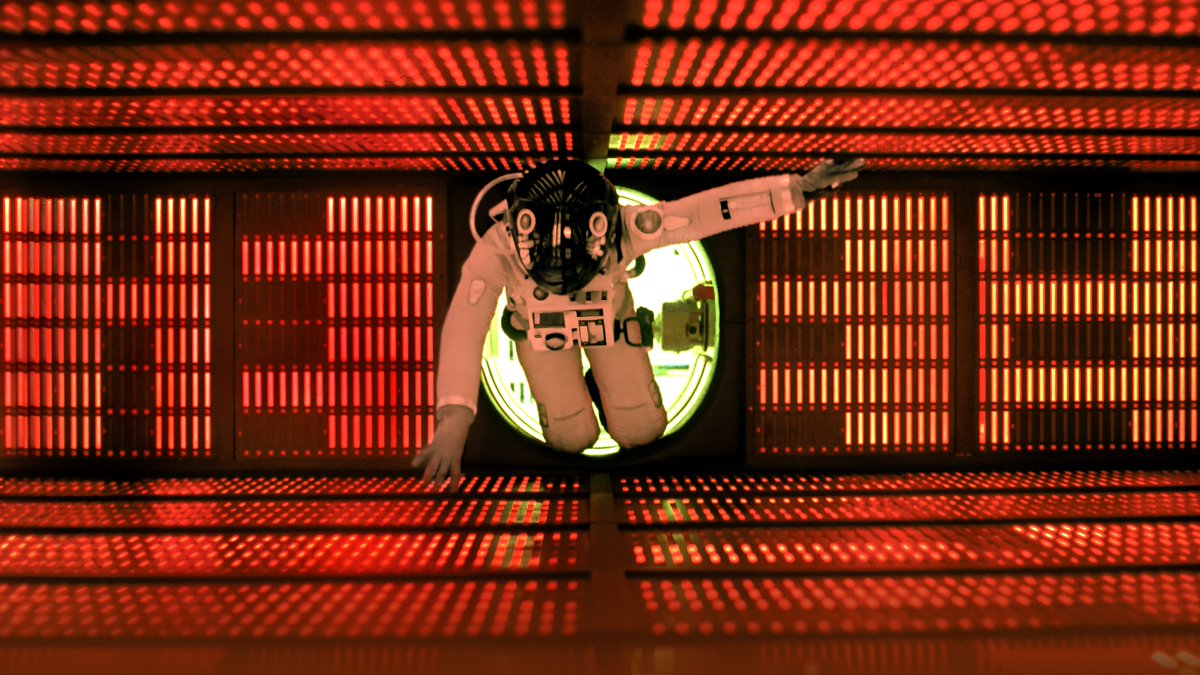 IKO0W's tweet image. Era 3: New Wave &amp;amp; Social #Cinema (1960 to 1969)
The decade #Directors got dangerous.
The Dollars Trilogy, #Leone didn't make Westerns, he made mythology Dr. Strangelove, #Kubrick made nuclear war a comedy and it worked. 2001: A Space Odyssey, cinema's greatest question mark.