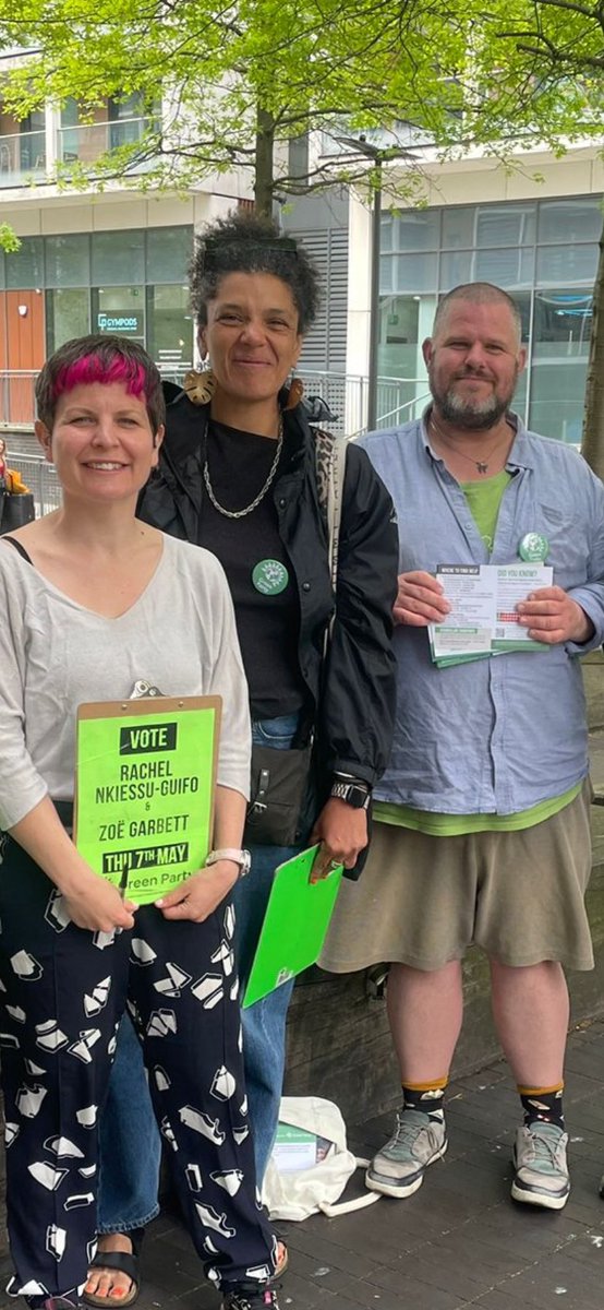 parr_craig61423's tweet photo. Great to be out in Dalston campaigning for @ZoeGarbett and @guifo then Brownswood supporting @SorayaAdejare @floschechter with @HackneyIndSG Brilliant councillor candidate whos only interests are residents and our planet. Vote @hackneygreens on 7th https://t.co/xoXOSCS2xx