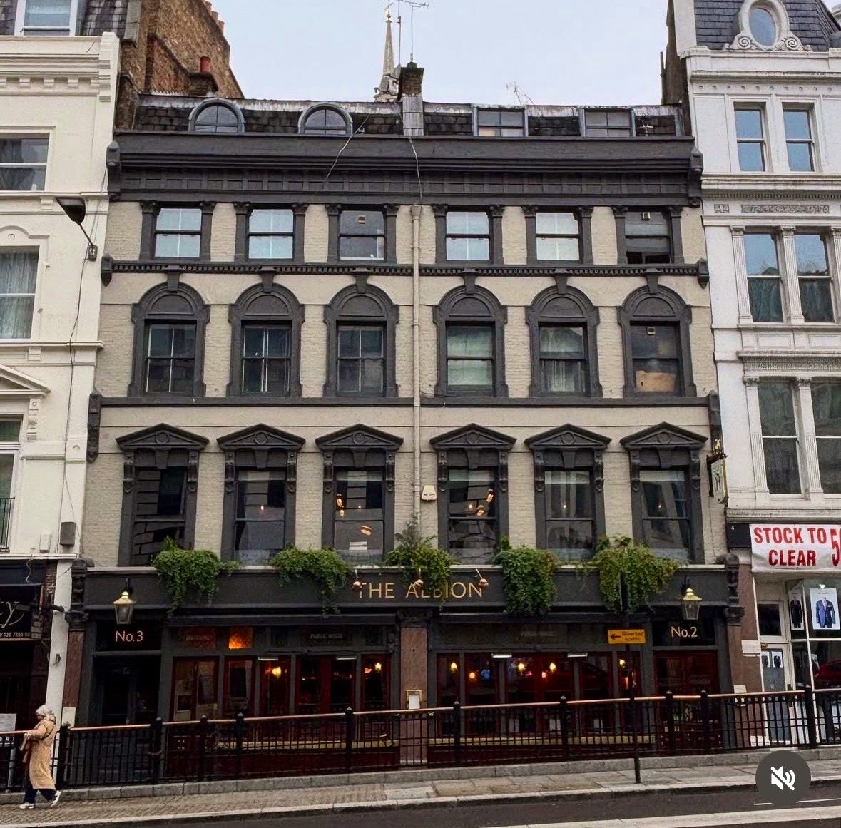 London Pub Map tweet media