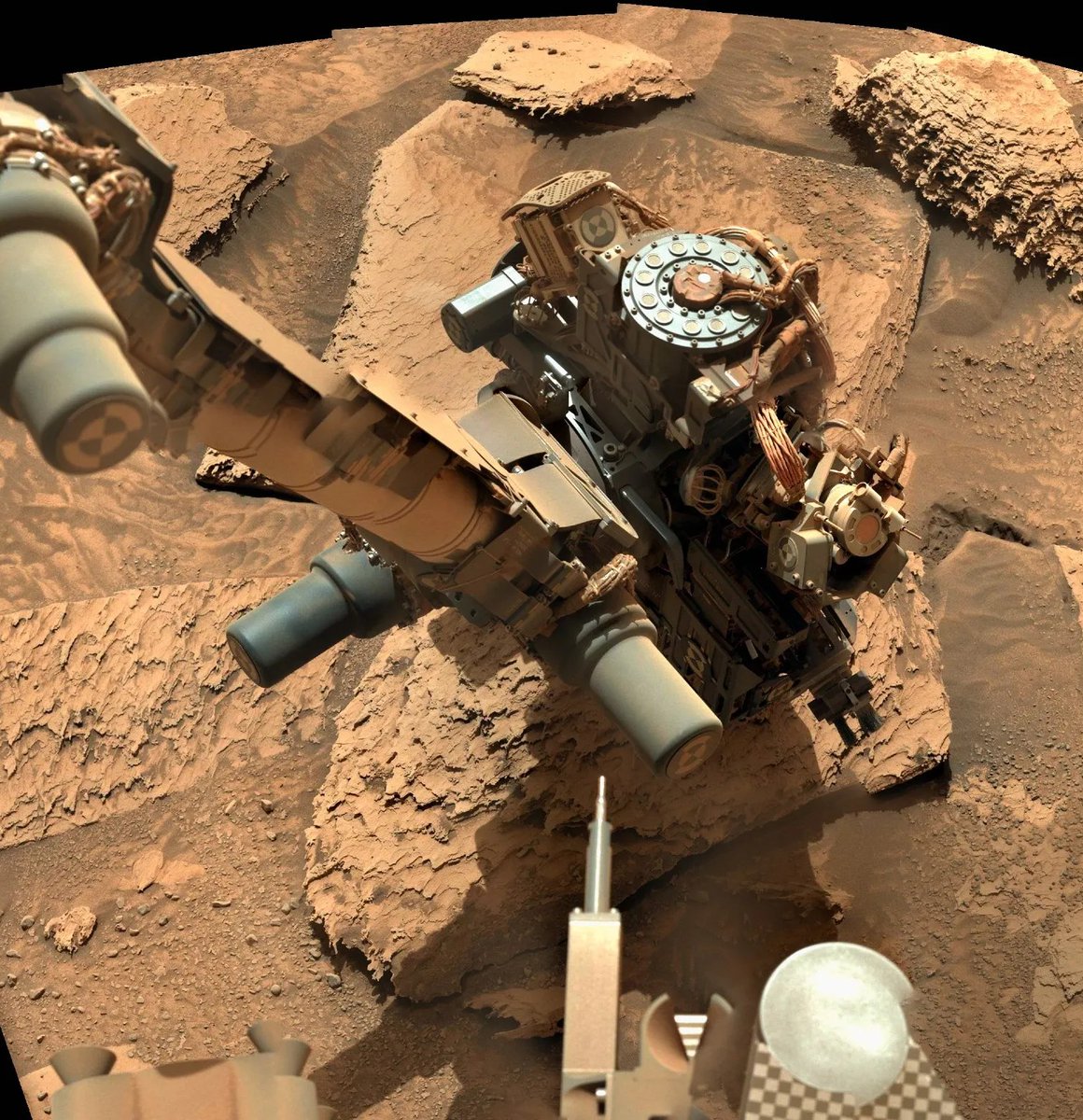 Curiosity tweet media