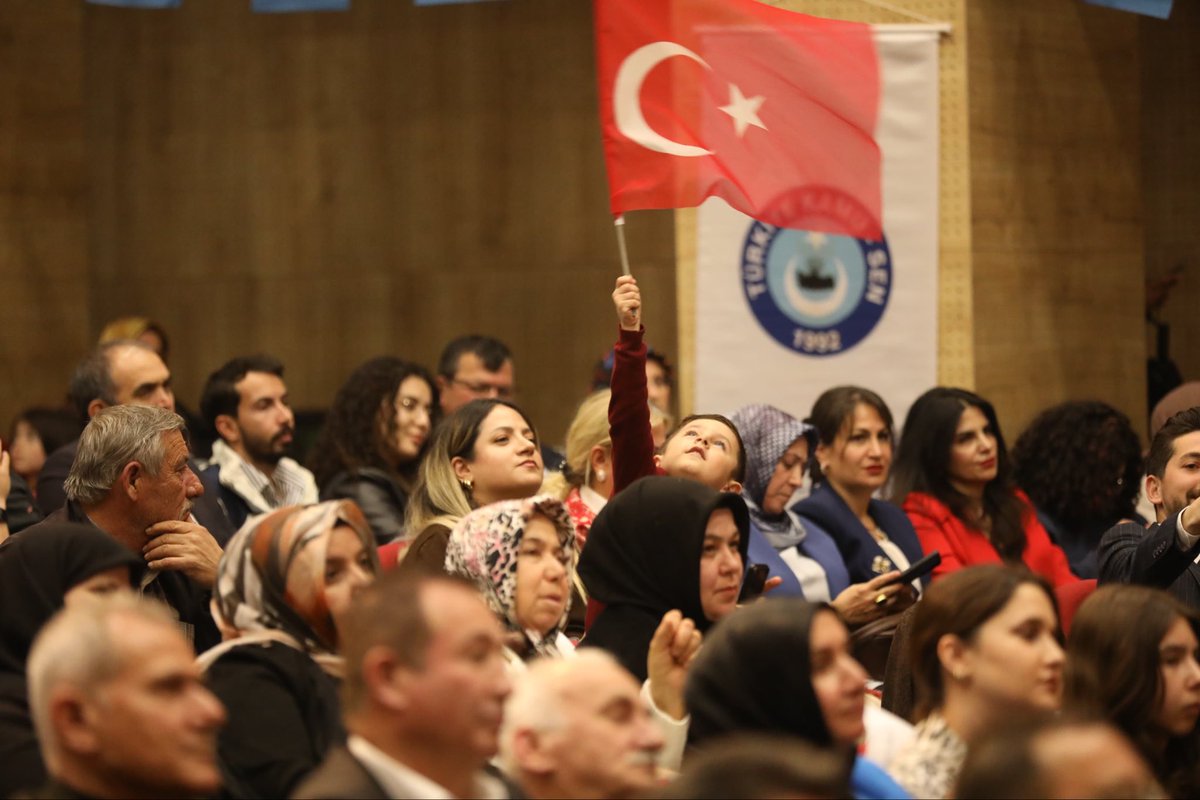 Kamu_Sen's tweet photo. Ay yıldızın gölgesinde hilalin izinde 
Nesilden nesile 🇹🇷

📍Niğde https://t.co/EcY5TYLGEX